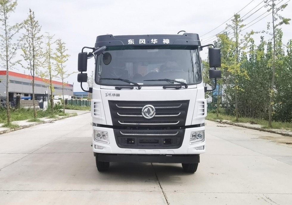 東風(fēng)華神15方壓縮垃圾車(chē) 東風(fēng)華神15方壓縮垃圾車(chē)